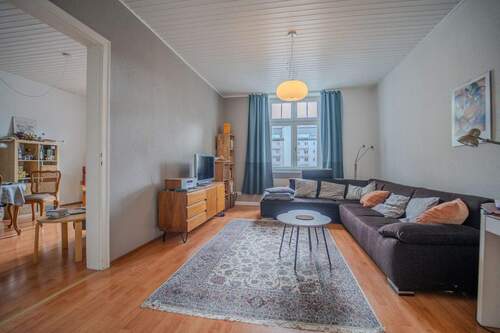 Wohnzimmer - 3 Zimmer Etagenwohnung zum Kaufen in Mannheim