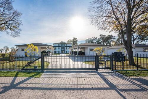 Außenansicht Straße - Etagenwohnung mit 119,00 m&sup2; in Garz zum Kaufen