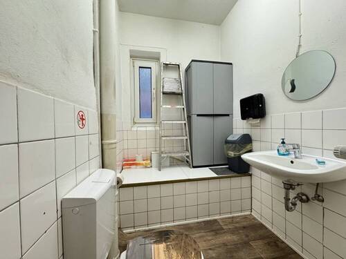 WC - 