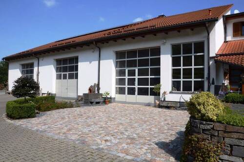Garage & Halle - 