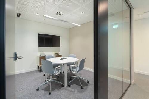 WhatsApp Image 2024-03-01 at 17.11.07 (2).jpeg - Privater Büroraum für 4 Personen in Regus Constantia Blue