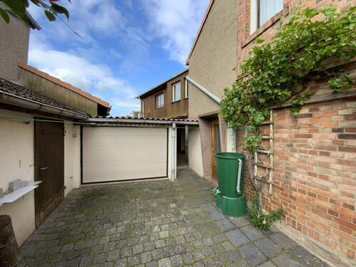 Zufahrt zur Garage - 