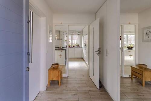 Windfang und Eingangsbereich - Bungalow mit 107,00 m&sup2; in Flensburg zum Kaufen