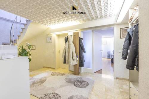 Flur - 7 Zimmer Doppelhaushälfte in Ebersbach an der Fils