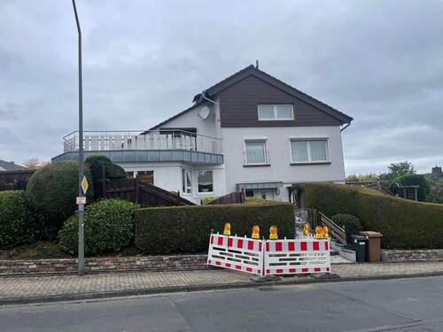 Ansicht - 8 Zimmer Einfamilienhaus in Vellmar