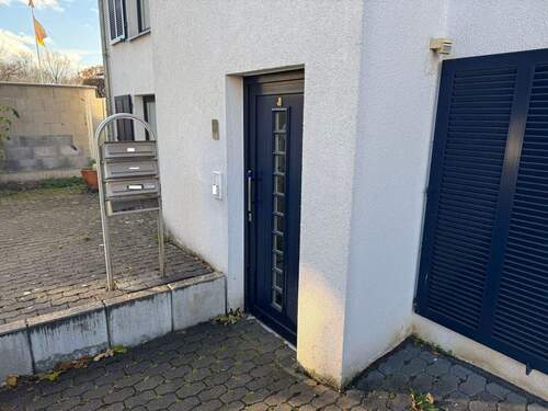 Eingangsbereich - 4 Zimmer Etagenwohnung in Troisdorf-Bergheim