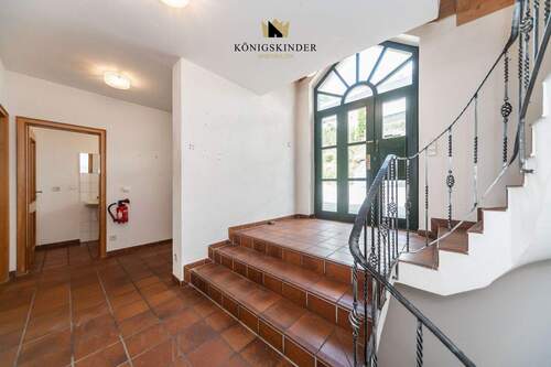 EG: Eingangsbereich/ Windfang - 8 Zimmer Einfamilienhaus zum Kaufen in Schwäbisch Gmünd