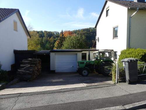 Hofeinfahrt/Garage/Nebengebäude - 