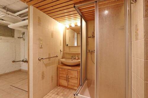 Duschbad im Keller - 