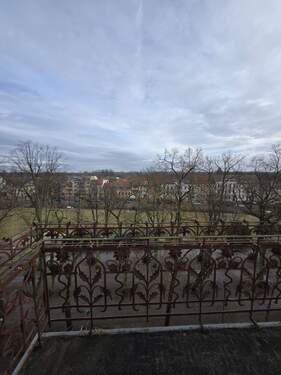 Aussicht-Balkon.jpeg - Schöne große 4-Zimmerwohnung mit Balkon- Lindenstraße 32