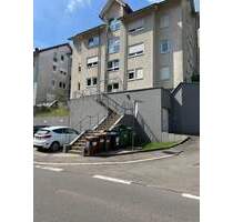 Schön aufgeteilte und Lichtdurchflutete zwei Zimmer DG Wohnung mit Terrasse und Garage im Herzen von Schriesheim-Altenbach ab sofort zvk.