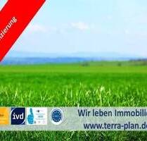 SONNIGES BAUGRUNDSTÜCK OHNE BAUZWANG IN TITTLING
