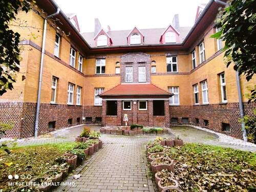 Eingang - Ihr neues Zuhause oder clevere Investition: Lichtdurchflutete 3-Raumwohnung mit Terrasse & Gartennutzung