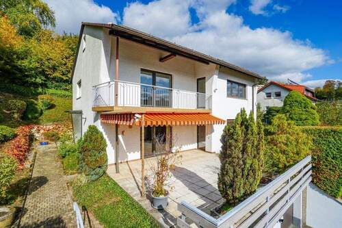 Hausansicht von Südwesten - Einfamilienhaus mit 198,00 m&sup2; in Wald-Michelbach zum Kaufen