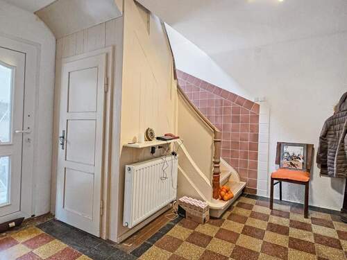 Eingangsbereich - 1 Zimmer Mehrfamilienhaus, Wohnhaus zum Kaufen in Bad Lobenstein