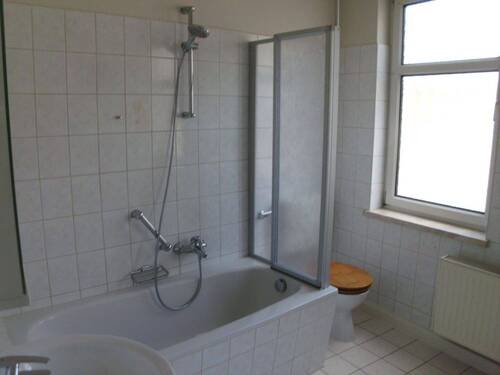 Tageslichtbad mit Wanne - 