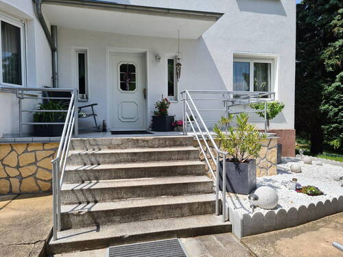 Eingang EG - 6 Zimmer Einfamilienhaus in Münchenbernsdorf