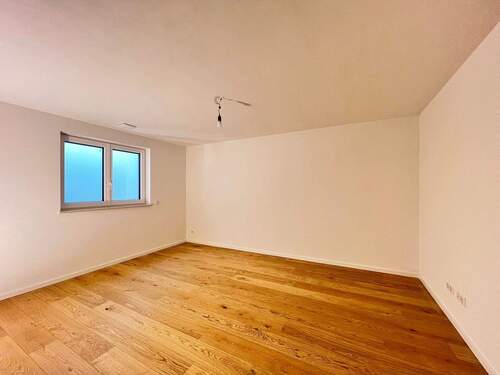 Gäste-/Arbeitsbereich im Souterrain - 