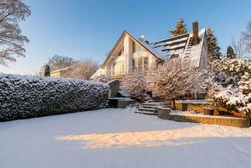 Gartenfläche vor dem Haus - Familienfreundliche Doppelhaushälfte mit viel Platz und ruhiger Gartenoase