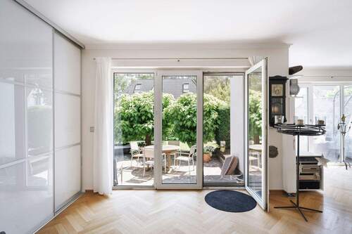 Zugang zur Terrasse vom Wohnbereich - 