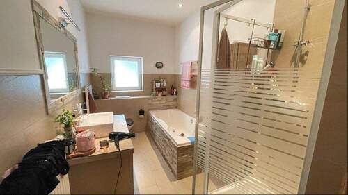 Bad - 4 Zimmer Etagenwohnung in Hohnstein