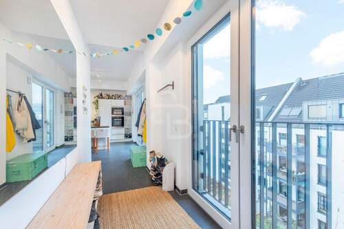 Einladender Flur - 5 Zimmer Einfamilienhaus zum Kaufen in Köln