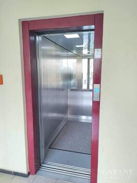 bequemer Aufzug - 2 Zimmer Etagenwohnung zum Kaufen in Pforzheim