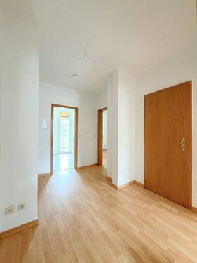11 Diele.jpg - Etagenwohnung mit 60,70 m&sup2; in Zwickau zum Kaufen
