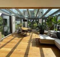 Lichtdurchflutetes Zuhause mit traumhaftem Wintergarten und Gartenidylle - Stuttgart-Riedenberg