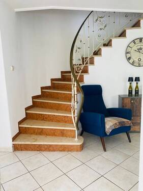 Treppe Blick vom EG.jpg - 