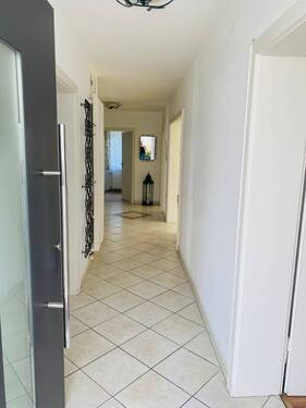 Eingangsbereich.jpg - 6 Zimmer Mehrfamilienhaus, Wohnhaus zum Kaufen in Straubing