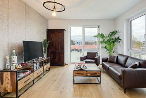 Wohnzimmer - 4 Zimmer Etagenwohnung zum Kaufen in München