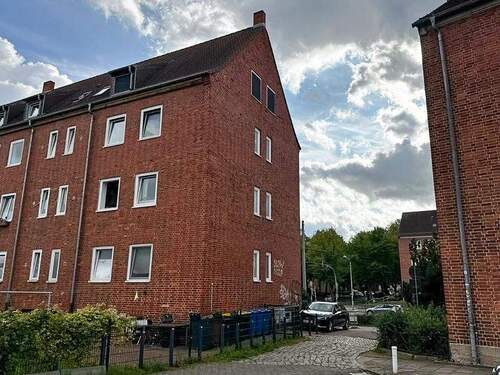 Hamburger Straße-022 - 2 Zimmer Mehrfamilienhaus, Wohnhaus in Rostock