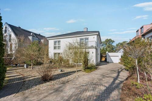 Hausansicht - Dem Wasser so nah - sorgenlos wohnen in Traumlage!