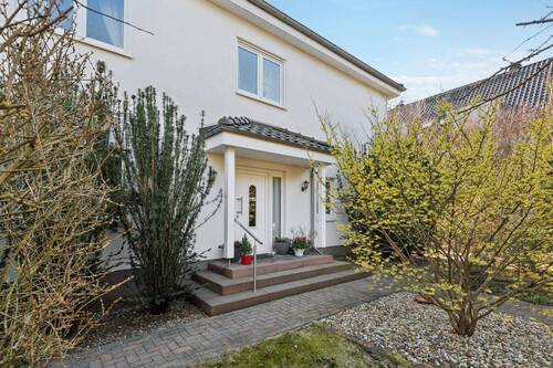 Hauseingang - 5 Zimmer Einfamilienhaus in Zeuthen