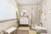 Badezimmer im Erdgeschoss - 