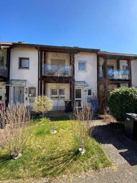 Vorderansicht Haus - Großzügiges Reihenmittelhaus in Bad Dürrheim Kernstadt - Ihr neues Familienheim - provisionsfrei