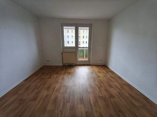 Wohnzimmer (Referenz) - 3 Zimmer Etagenwohnung in Merseburg