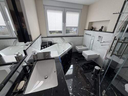 Badezimmer im Obergeschoss - 