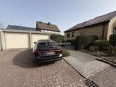 Seitenansicht mit Garagen - 5 Zimmer Einfamilienhaus in Kamen