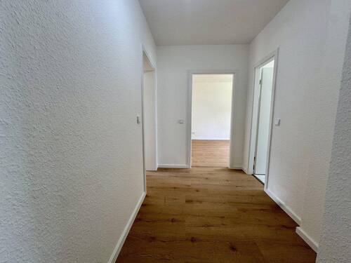 Diele - Etagenwohnung mit 58,00 m&sup2; in Wiesbaden zur Miete