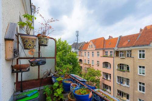 Balkon - Etagenwohnung mit 56,80 m² in Berlin zum Kaufen