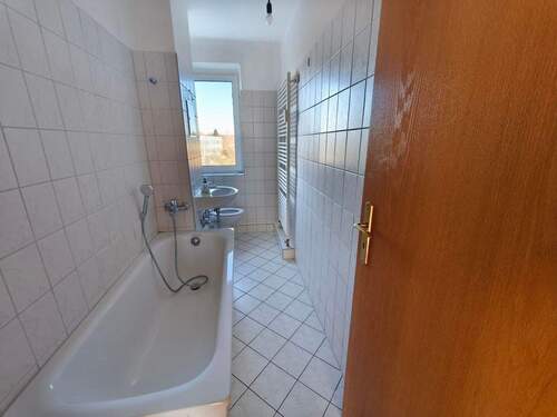 Badezimmer (Referenz) - 3 Zimmer Etagenwohnung in Lutherstadt Eisleben