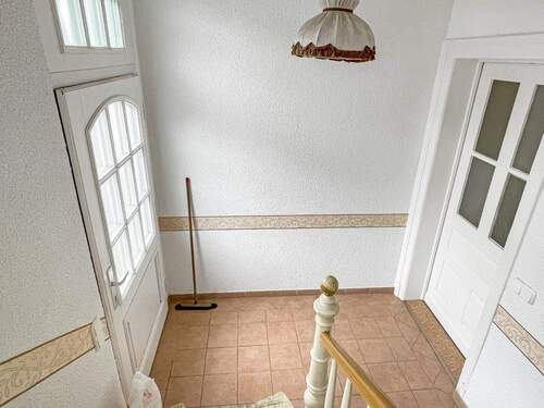 Hausflur - 7 Zimmer Mehrfamilienhaus, Wohnhaus in Wurzbach