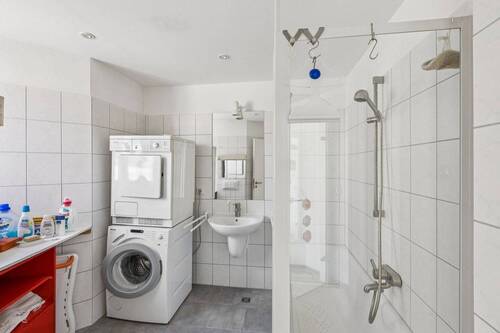 Wannenbad im Untergeschoss - 