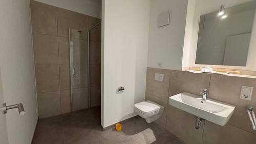 Modernes Badezimmer - 