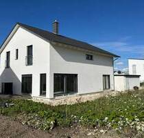 Belagsfertiger Neubau statt sanierungsbedürftiger Bruchbude - KfW55 EFH mit Doppelgarage,Garten uvm. - Nordendorf