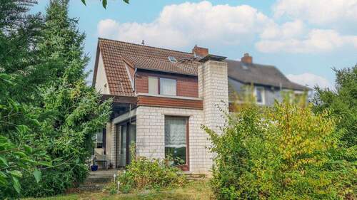 Gartenansicht Haus Braunschweig - Doppelhaushälfte mit Potenzial in der beliebten Südstadt