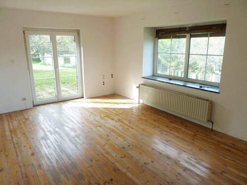 Wohnzimmer - 4 Zimmer Einfamilienhaus zum Kaufen in Icking / Walchstadt