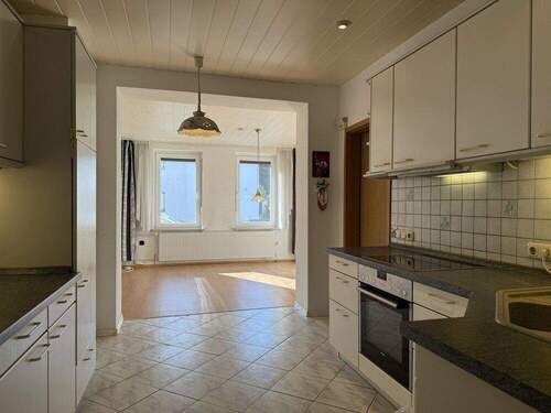 Zum Wohnzimmer offen - 
